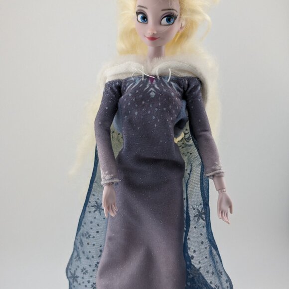 Elsa and Anna 11'' Dolls from the movie Frozen - Picture 6 of 9